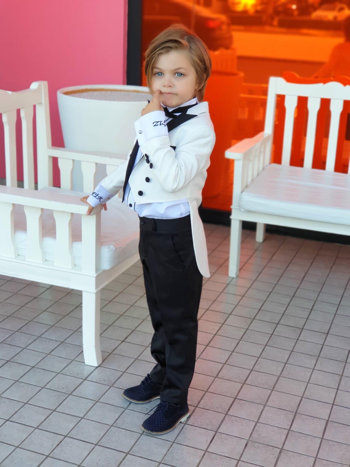 Erkek Çocuk Takım Elbise – Şık ve Klasik Özel Gün Kıyafeti