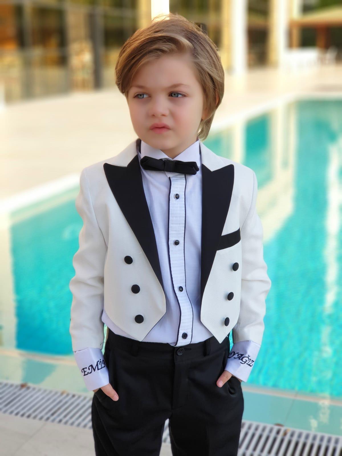 Erkek Çocuk Takım Elbise – Şık ve Klasik Özel Gün Kıyafeti