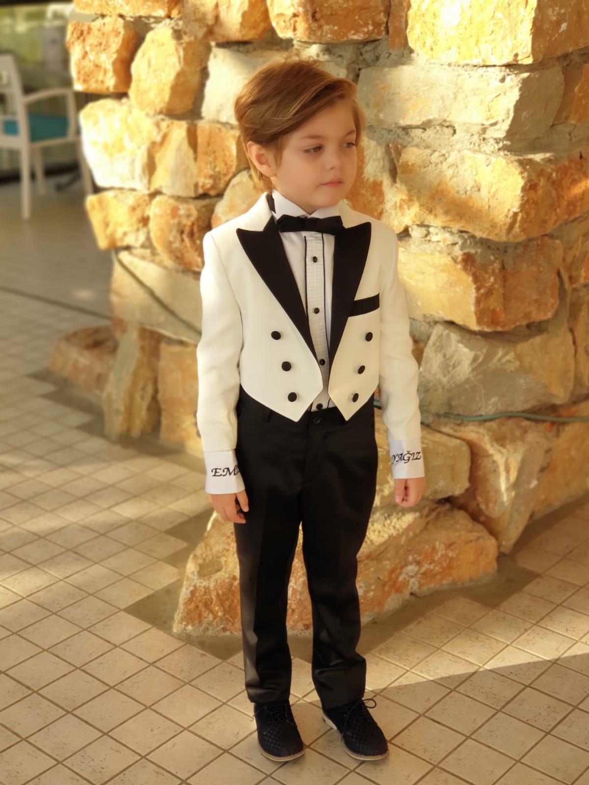 Erkek Çocuk Takım Elbise – Şık ve Klasik Özel Gün Kıyafeti