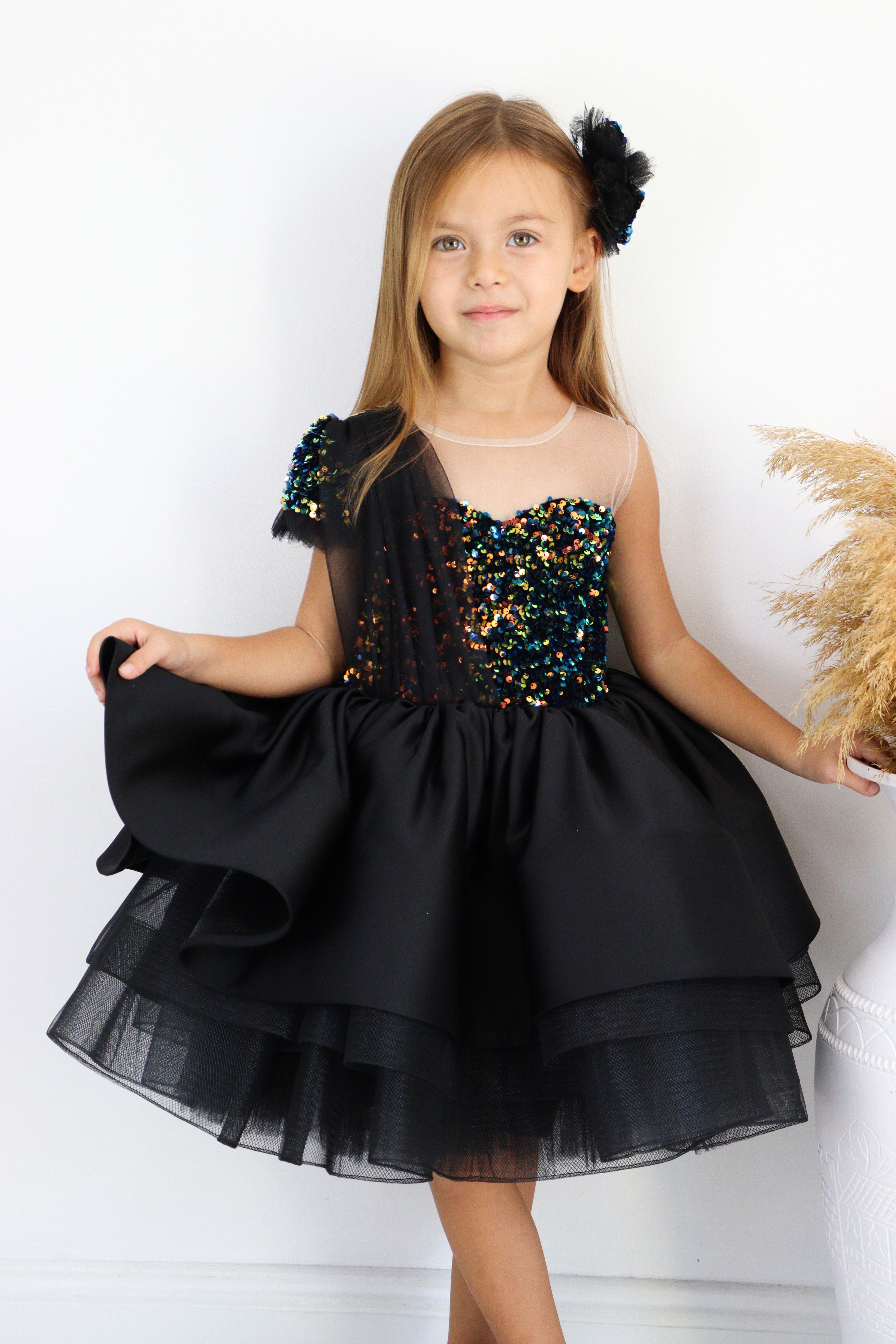 Siyah Pul Detaylı Tek Omuz Prenses Kız Çocuk Elbisesi