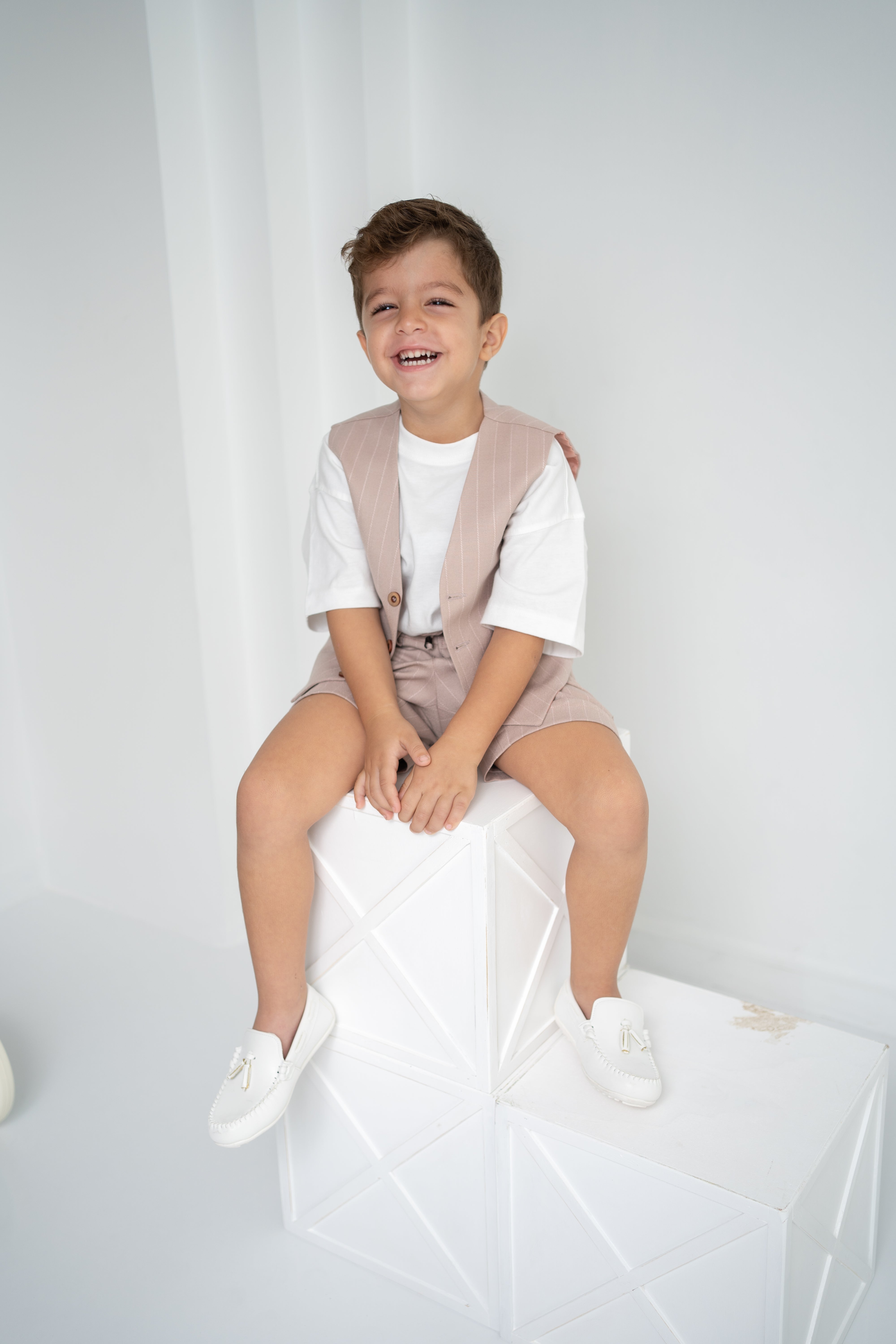 Erkek Çocuk 3’lü Takım – Yelek, Şort, Tişört