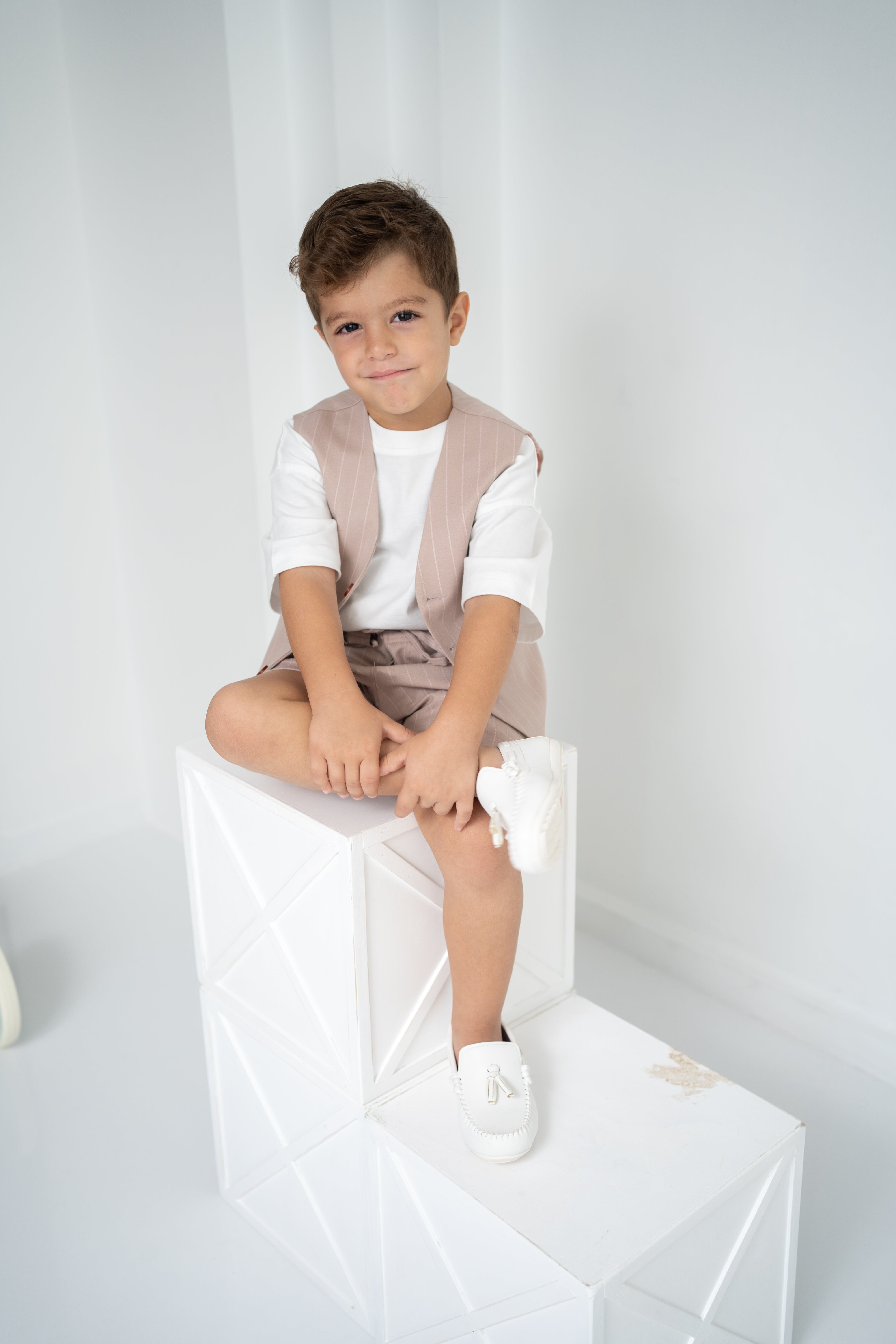 Erkek Çocuk 3’lü Takım – Yelek, Şort, Tişört