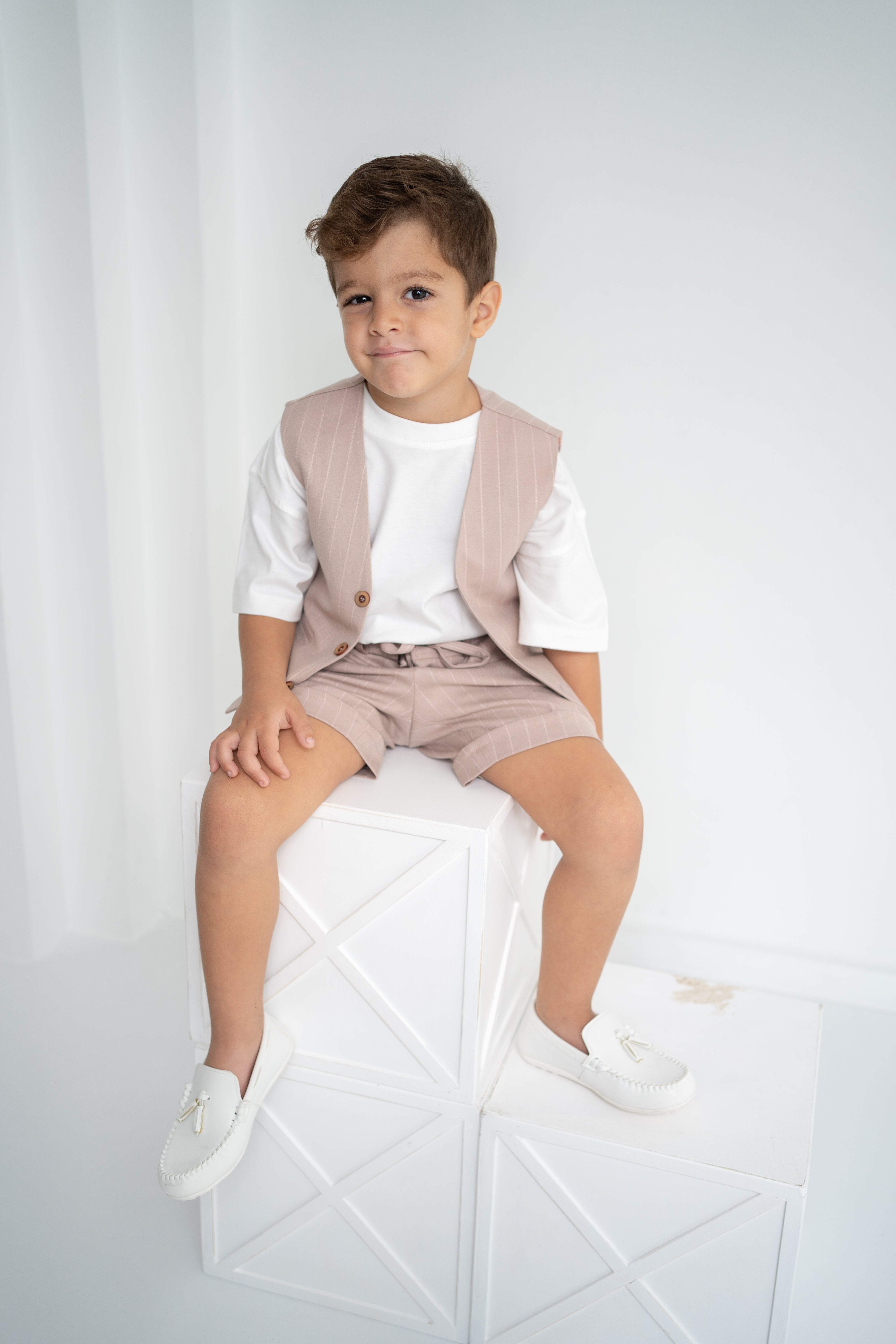 Erkek Çocuk 3’lü Takım – Yelek, Şort, Tişört