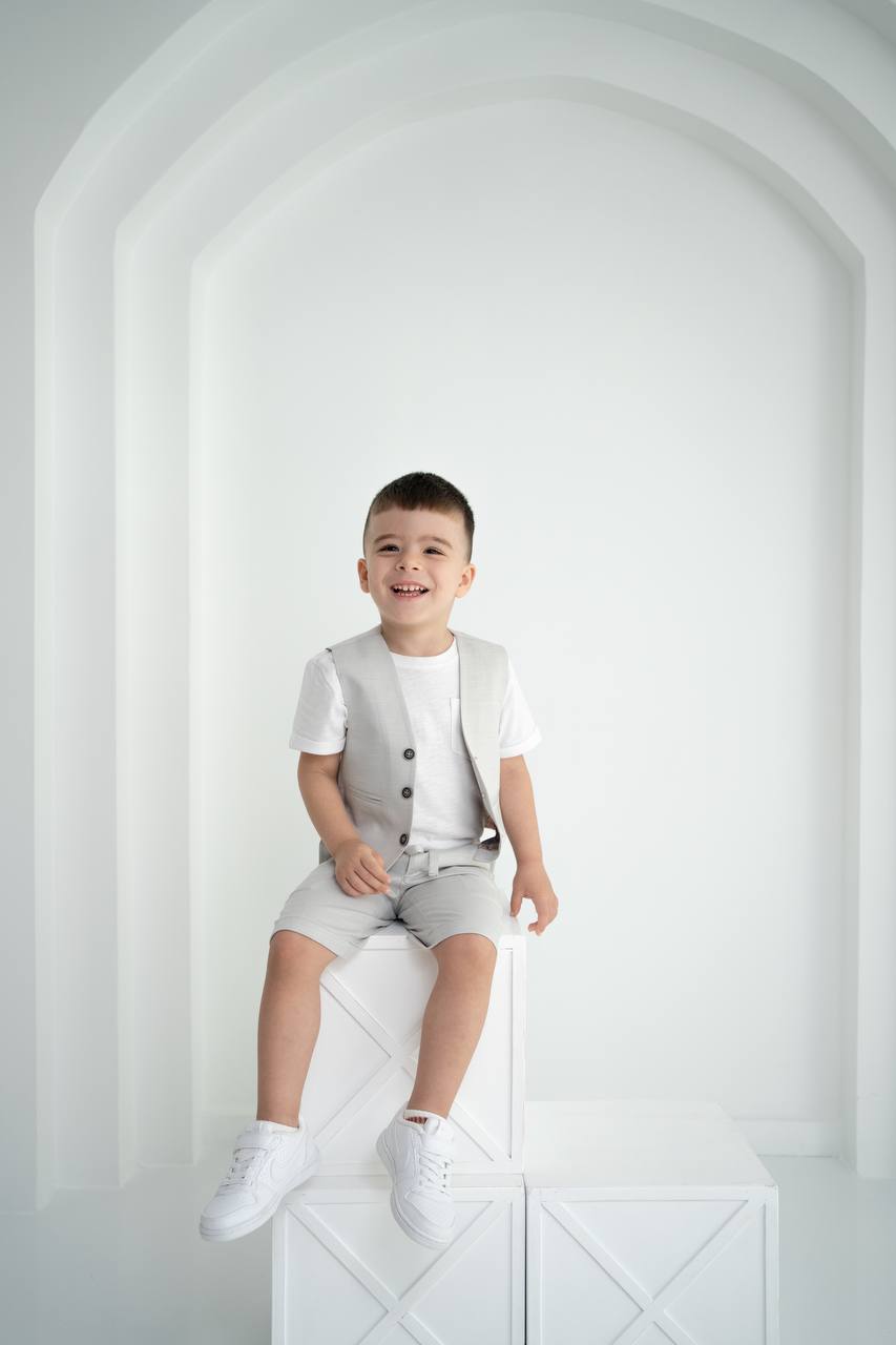 Erkek Çocuk Keten 3’lü Takım – Yelek, Şort ve Thişört