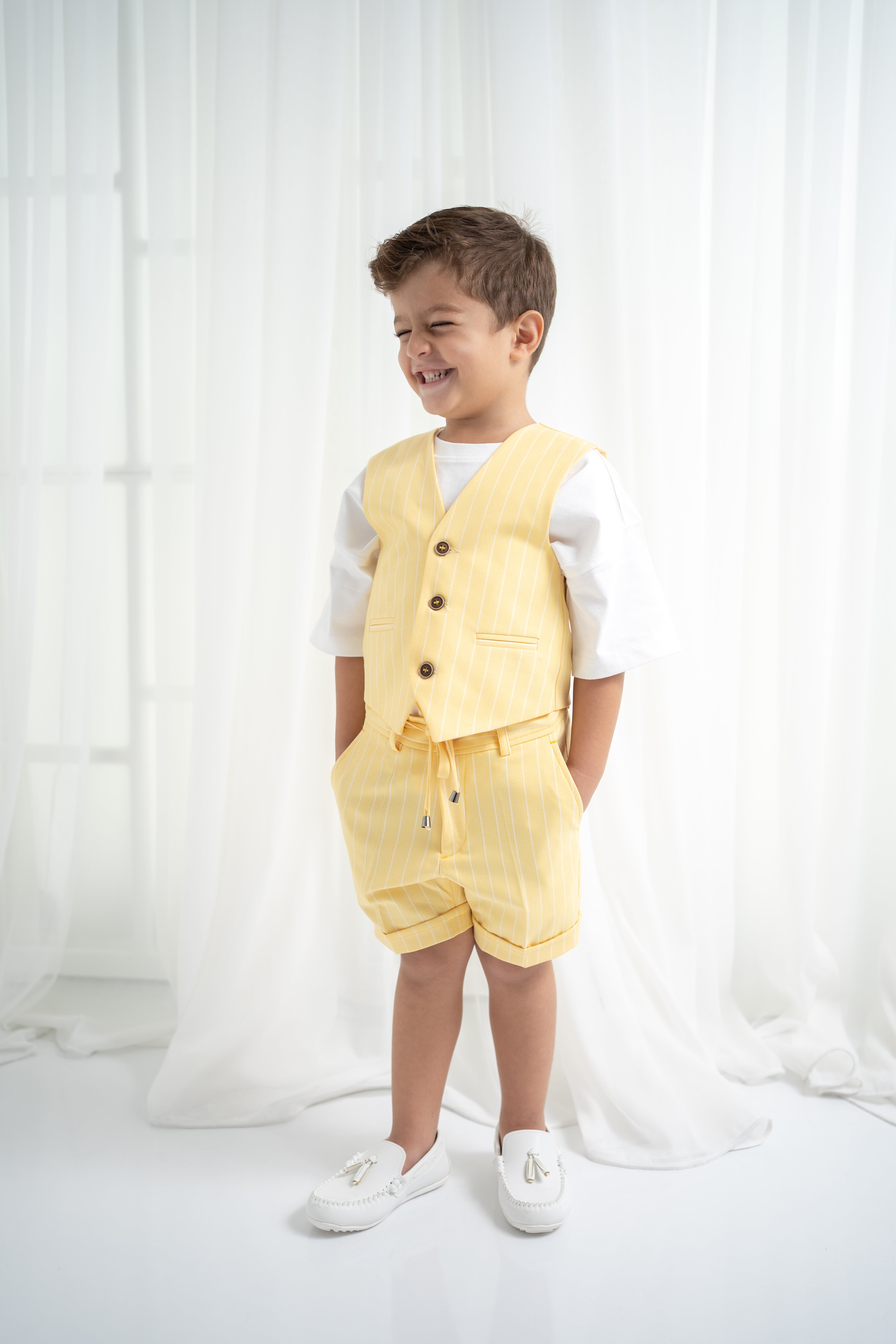 Erkek Çocuk Sarı Çizgili Yelek ve Şort Thişört Takım – Yazlık Üçlü Set