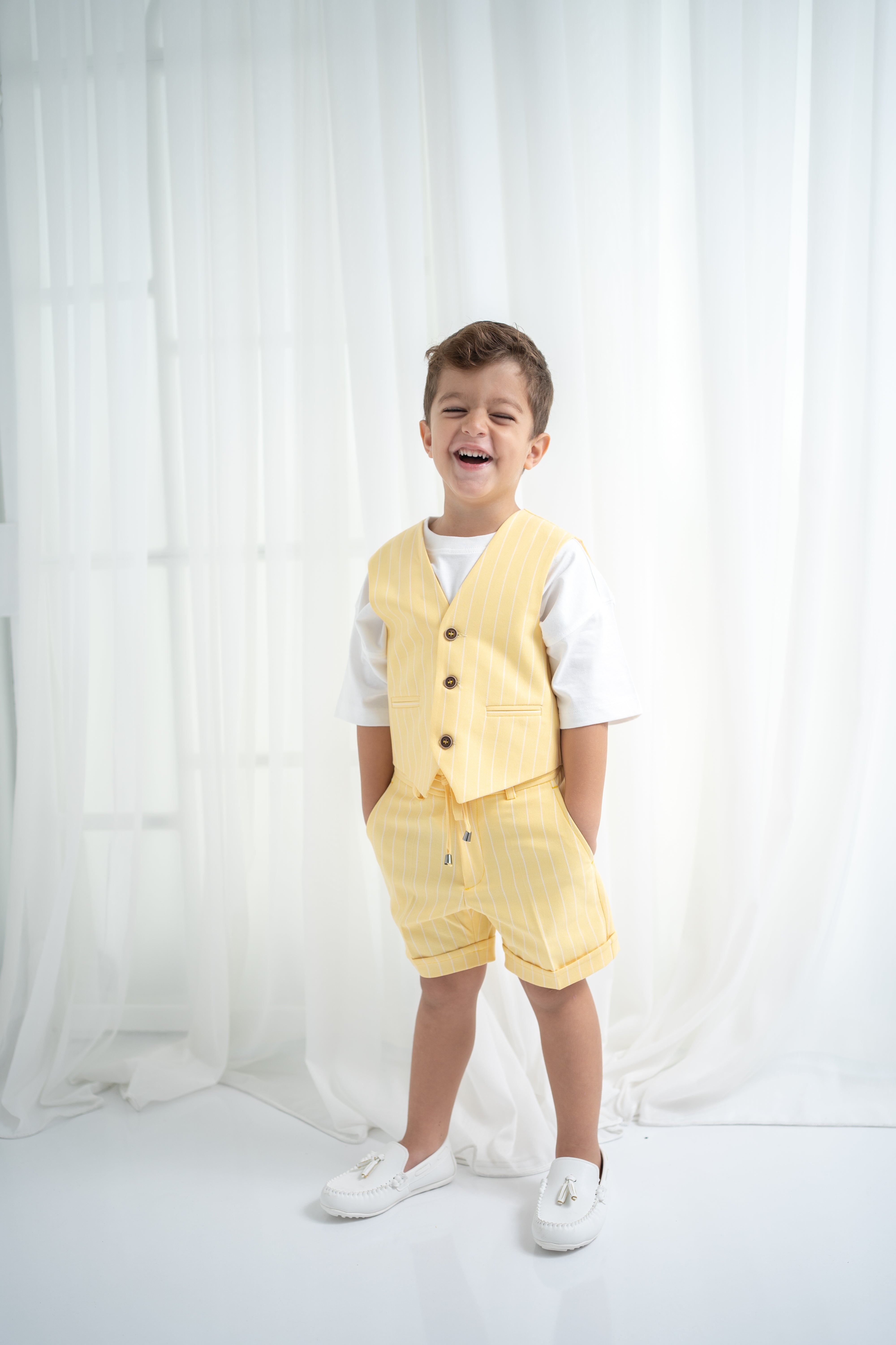 Erkek Çocuk Sarı Çizgili Yelek ve Şort Thişört Takım – Yazlık Üçlü Set