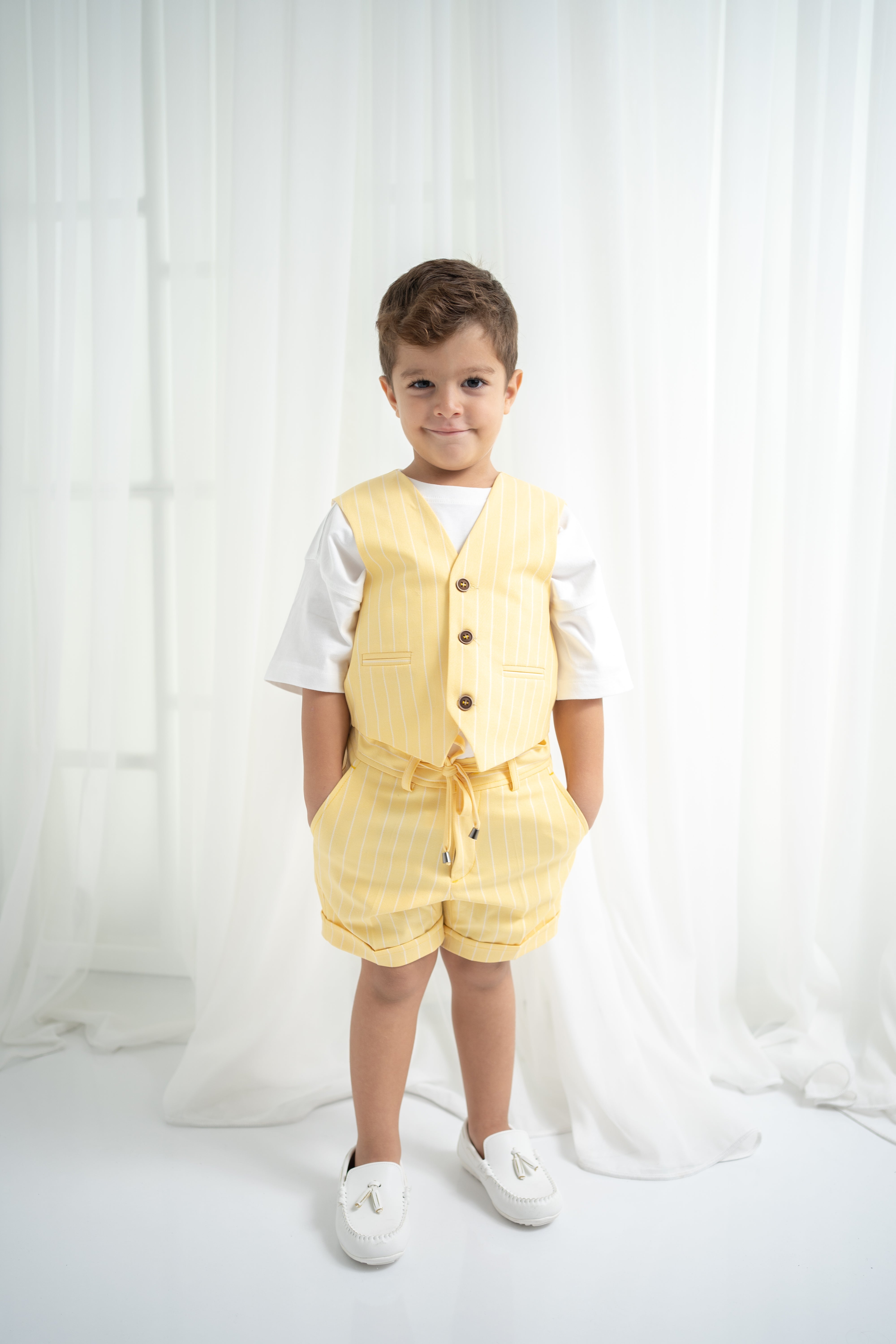 Erkek Çocuk Sarı Çizgili Yelek ve Şort Thişört Takım – Yazlık Üçlü Set