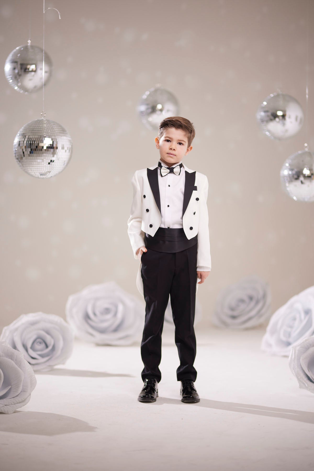 Erkek Çocuk Takım Elbise – Şık ve Klasik Özel Gün Kıyafeti