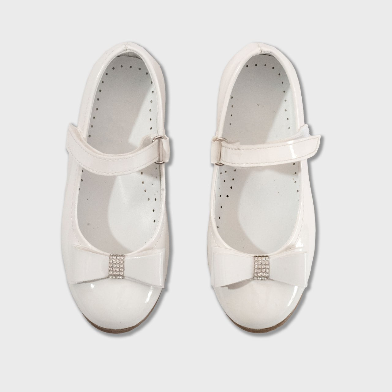 Kız Çocuk Beyaz Babet – Taş Detaylı Fiyonklu