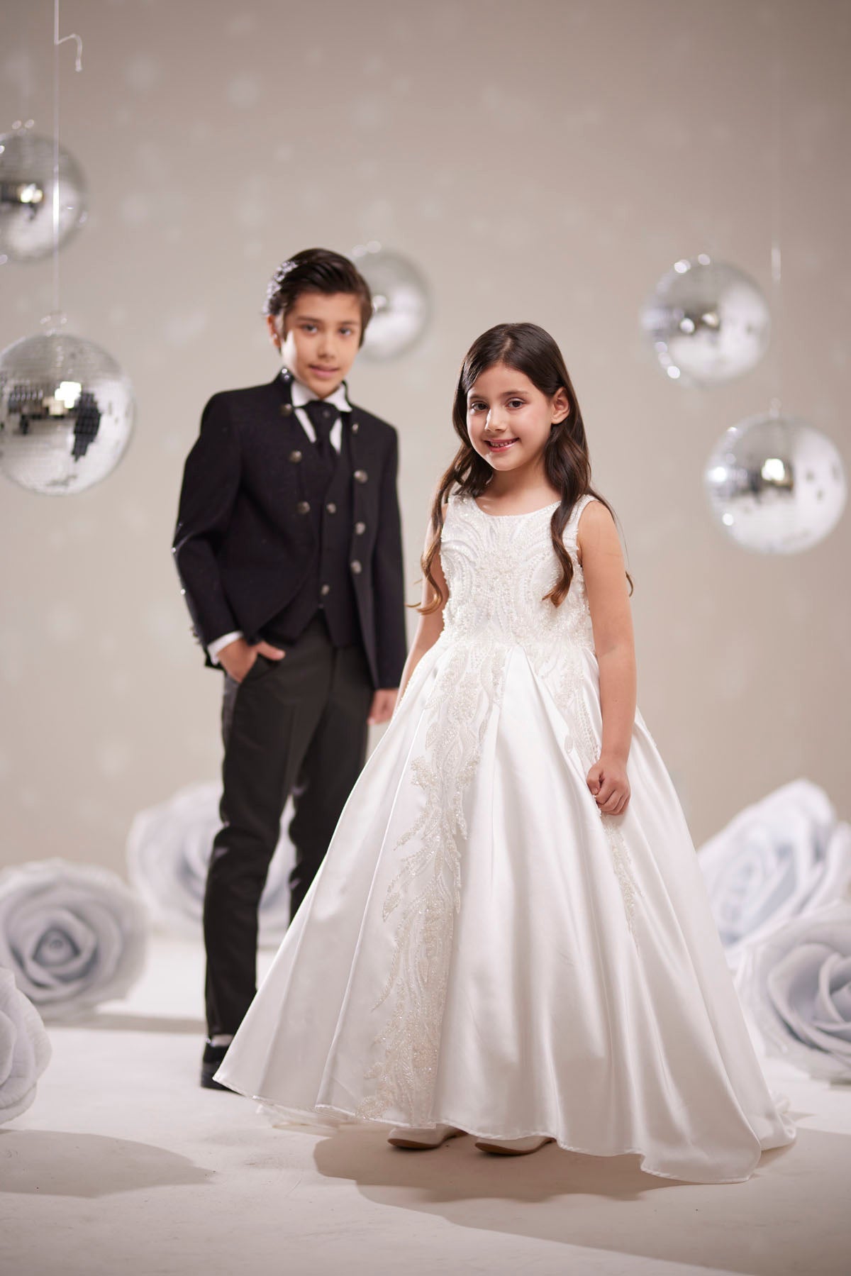 Kız Çocuk Beyaz Dantel İşlemeli Prenses Abiye Elbise – Özel Tasarım