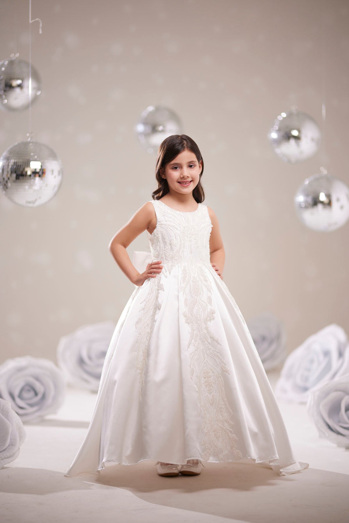 Kız Çocuk Beyaz Dantel İşlemeli Prenses Abiye Elbise – Özel Tasarım