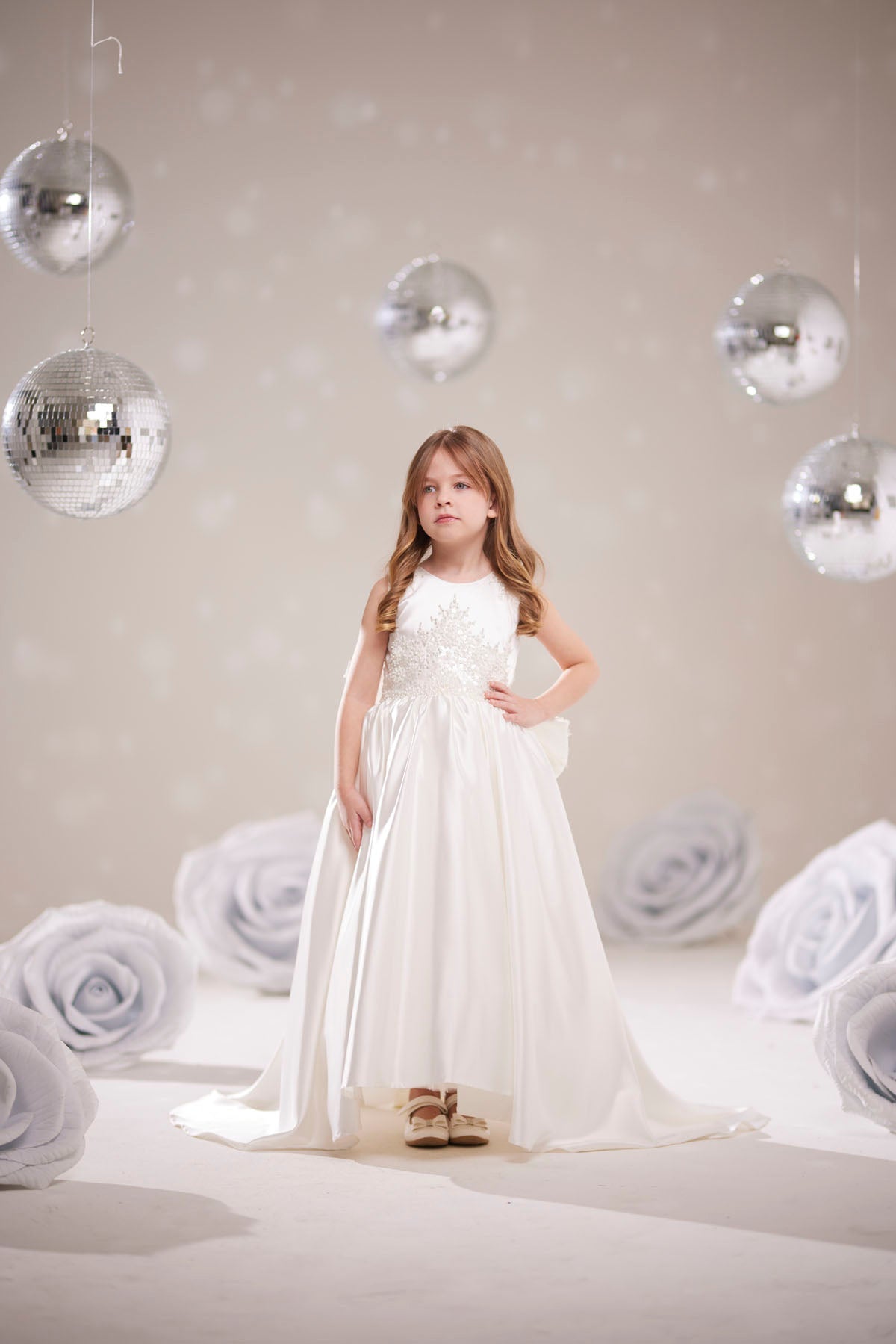 Kız Çocuk Beyaz Prenses Abiye Elbise – Fiyonk Detaylı Özel Tasarım
