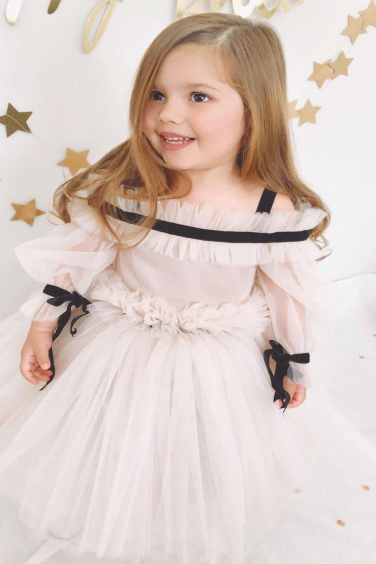 Kız Çocuk Pudra Tül Prenses Elbisesi – Siyah Kurdele Detaylı