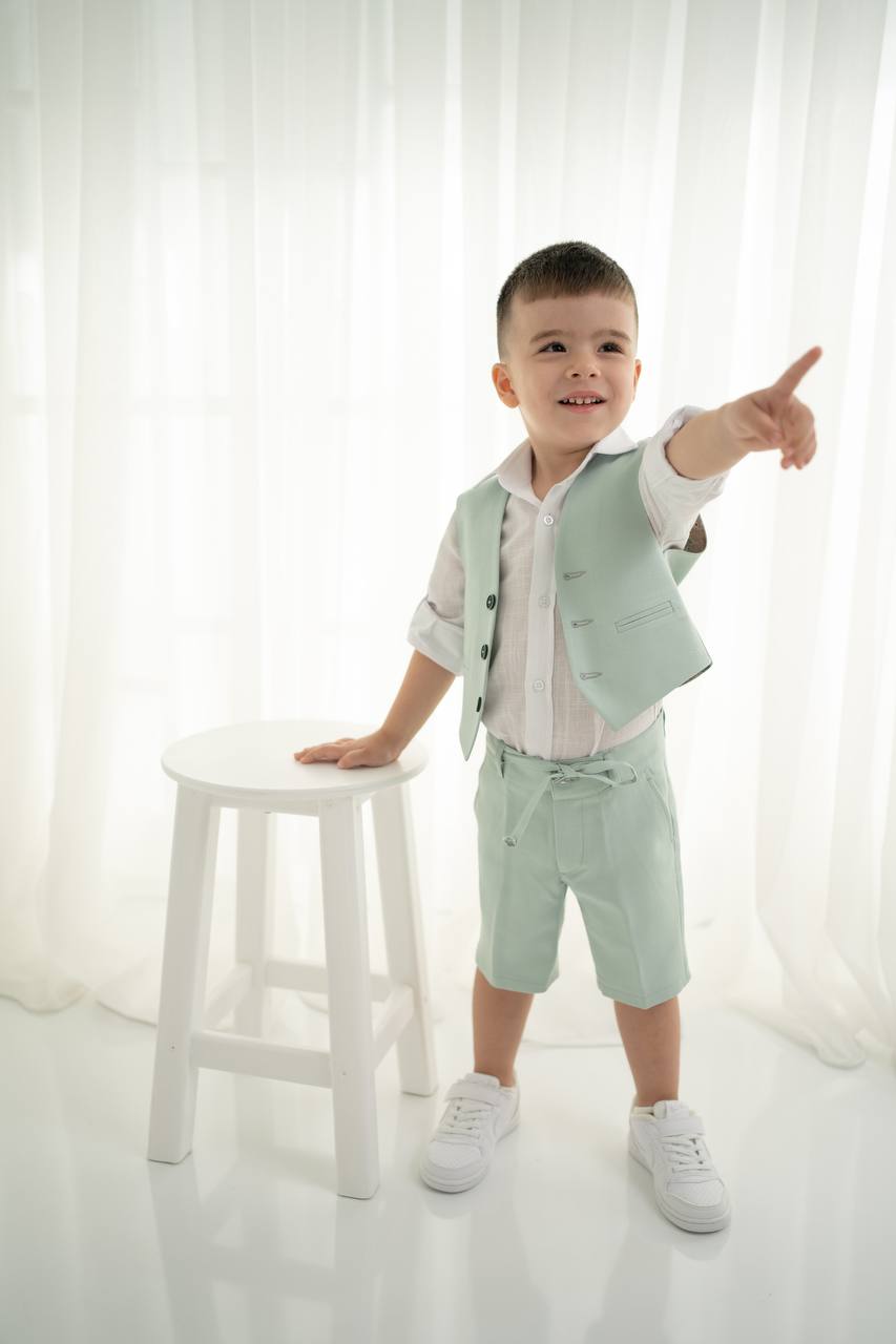 Mint Yeşili Erkek Çocuk 3’lü Takım – Yelek, Şort ve Gömlek