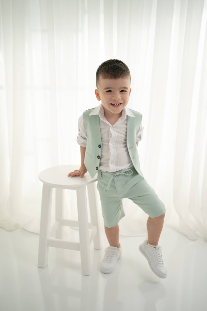 Mint Yeşili Erkek Çocuk 3’lü Takım – Yelek, Şort ve Gömlek