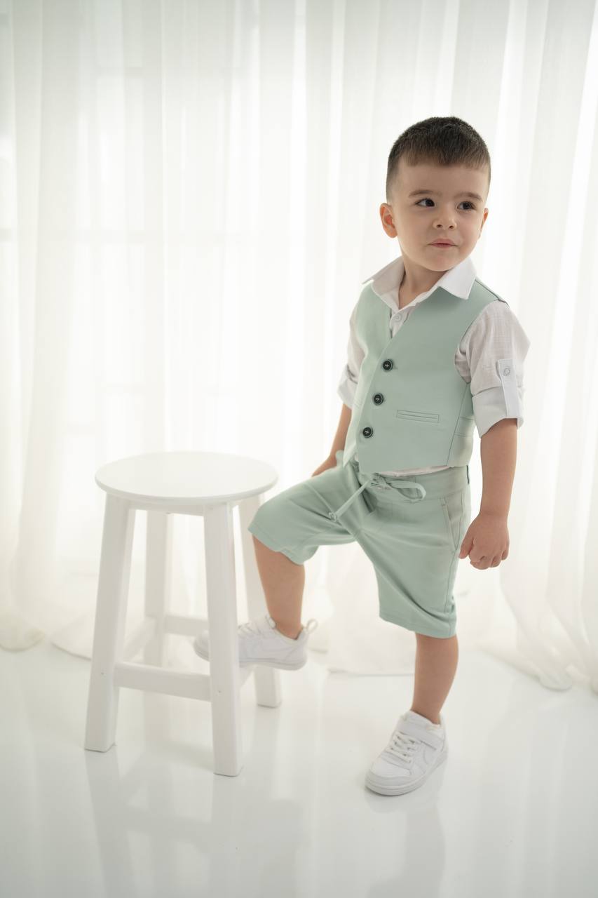 Mint Yeşili Erkek Çocuk 3’lü Takım – Yelek, Şort ve Gömlek